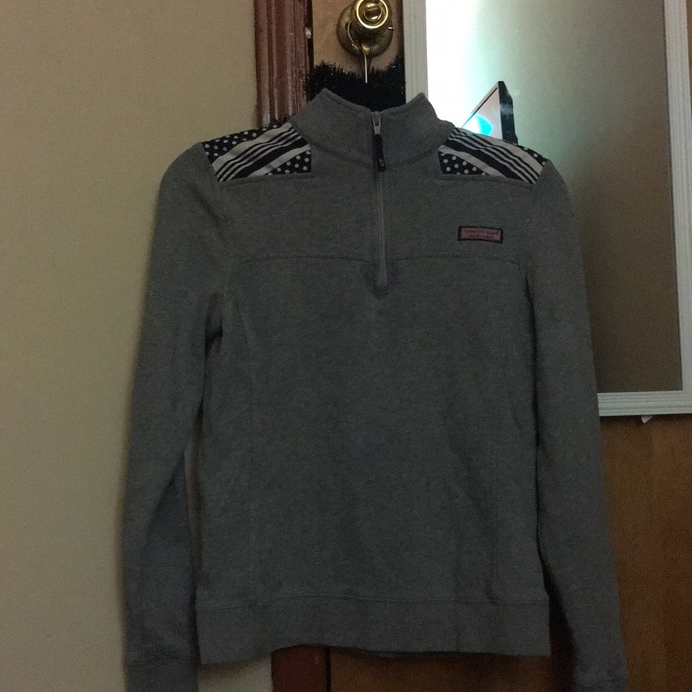 Vineyard vines grey and navy crew neck